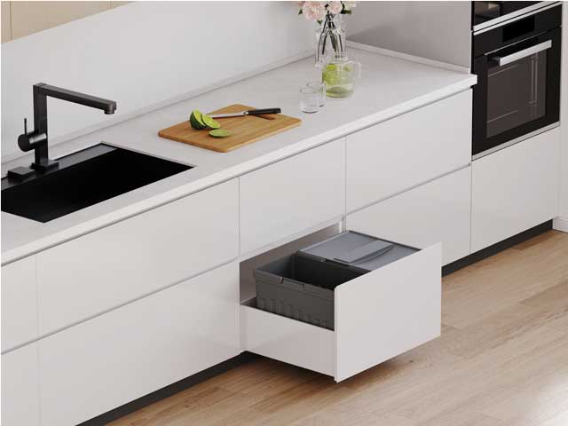 Cestos Individuales para mobiliario. 1 x 15 lts., 1 x 20 lts.