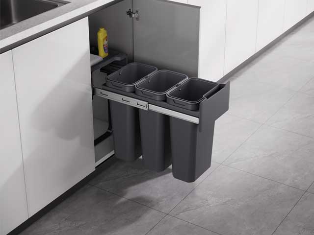 Cesto extraíble para puerta giratoria y frente de aplicar. 3 x 10 L