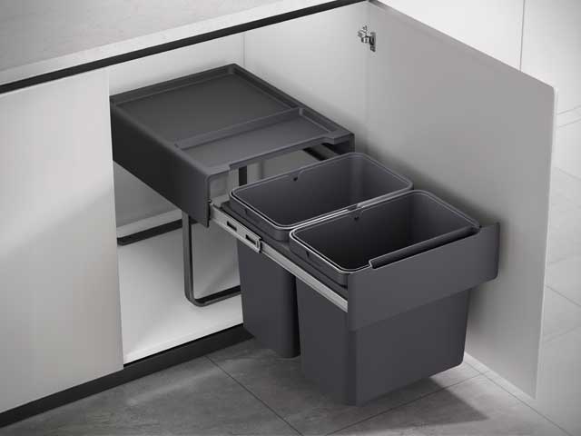 Cesto extraíble para puerta giratoria y frente de aplicar. 2 x 22 L